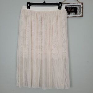 NWT Victoria’s Secret‎ Pink Lace Pleated Skirt Sz M